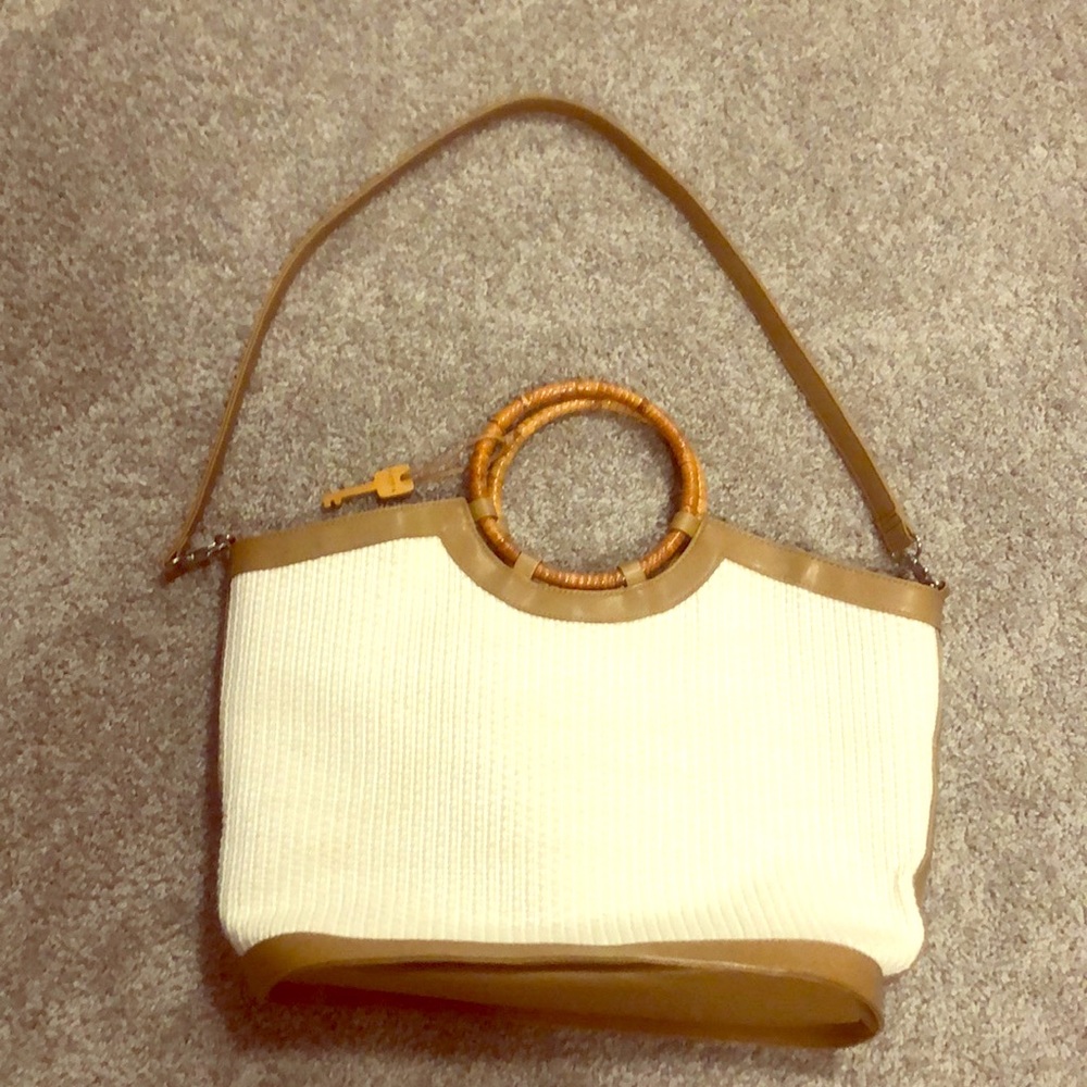 Fossil beach bag w wooden handles, shoulder strap